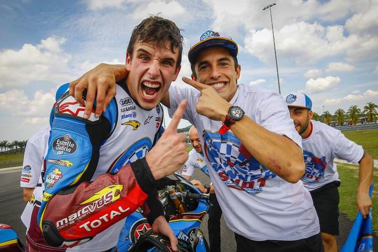 Marc Márquez feiert mit Bruder Alex dessen Moto2-Titelgewinn