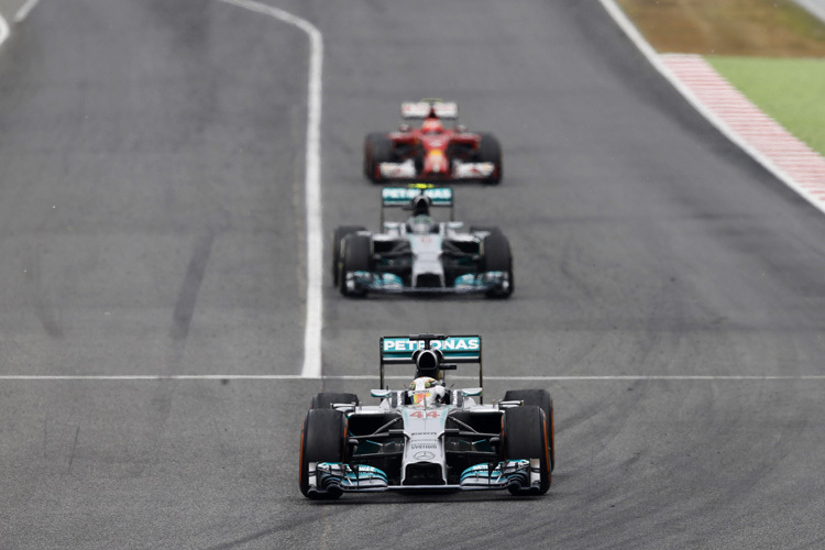 Ferrari-Pilot Kimi Räikkönen ist von den beiden Mercedes überrundet worden