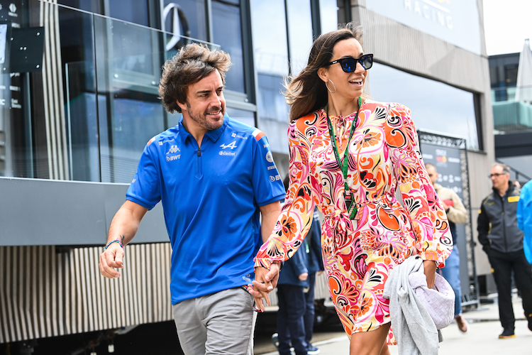 Fernando Alonso mit Freundin Andrea Schlager