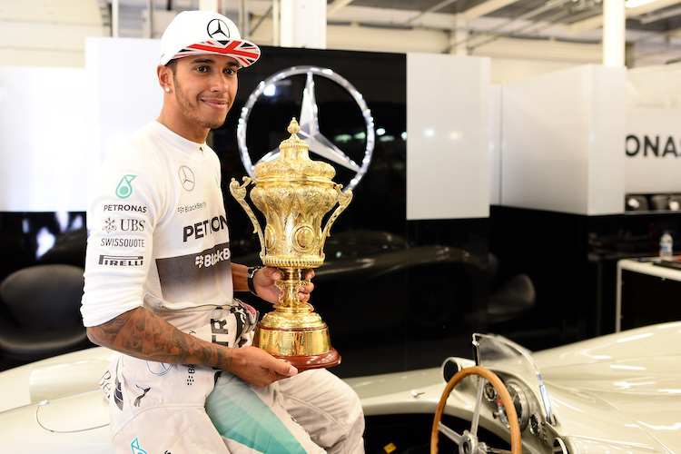 Lewis Hamilton 2014 in Silverstone mit dem Gold Cup