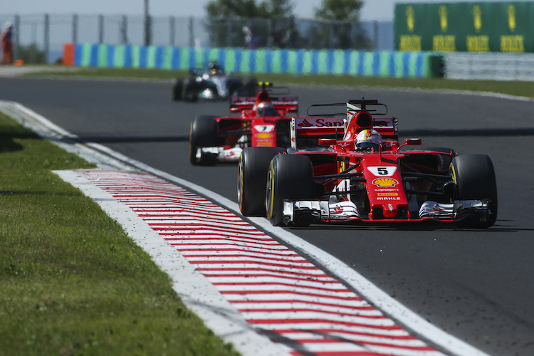 Ferrari 2017: Sebastian Vettel vor Kimi Räikkönen in Ungarn