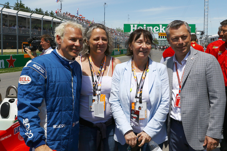 Rennpromoter Dumontier (rechts) mit Jacques, Melanie und Joanne Villeneuve