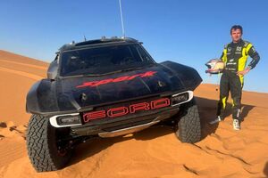 Motorsport-Tausendsassa Romain Dumas fährt für Ford die Baja- und Daka-Wüstenrallyes)