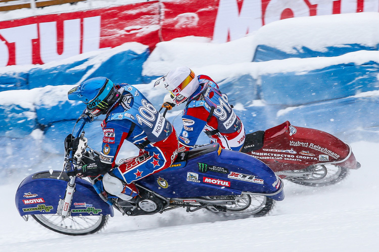 Die zwei besten Eisspeedway-Fahrer der Welt: Igor Kononov (außen) gegen Dmitry Koltakov