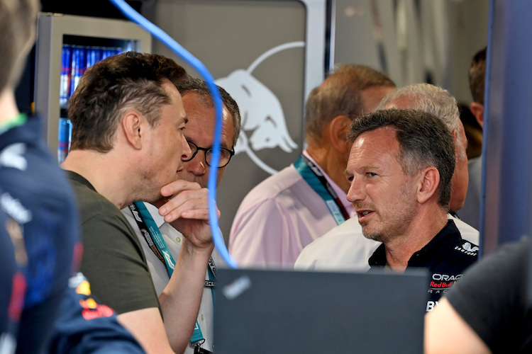 Elon Musk und Christian Horner tauschten sich in Miami in der Red Bull Racing-Box aus