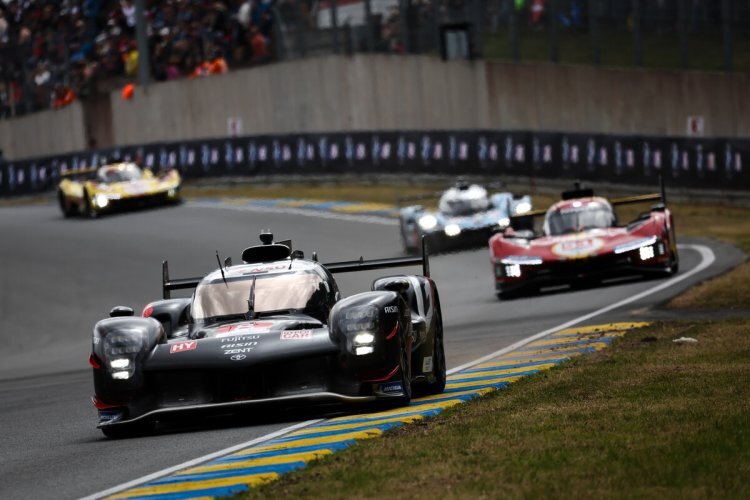 Le Mans 24 Hours 2024: Toyota leads the race in the morning / Le Mans 24 Hours