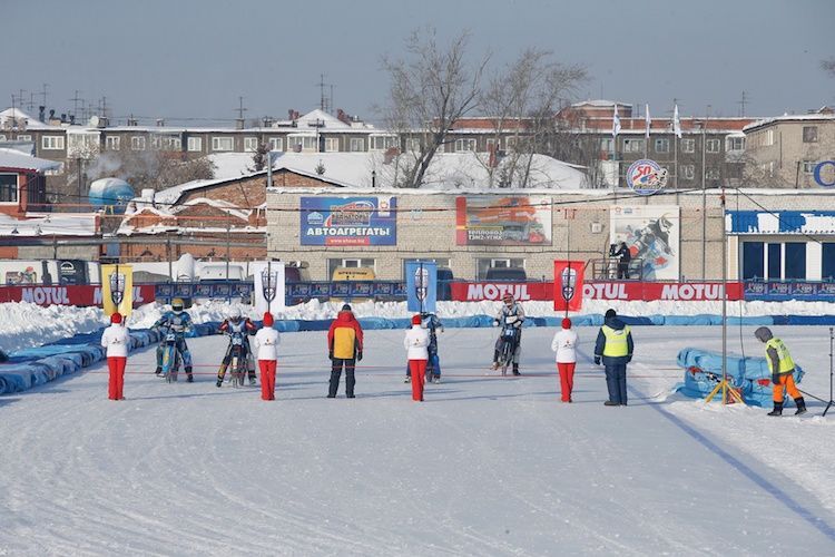 Willkommen zum Eisspeedway-GP in Shadrinsk