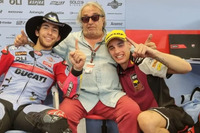 Texas: Carlo Pernat mit seinem beiden Tagessiegern Bastianini und Arbolino
