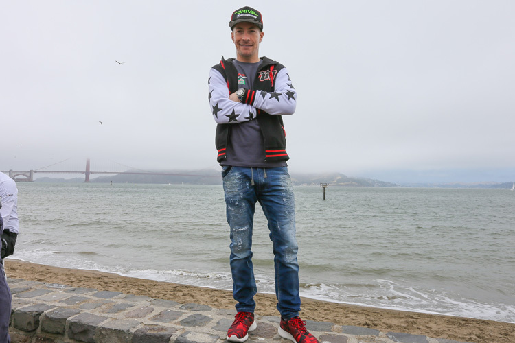 Nicky Hayden posierte vor der Golden Gate Bridge