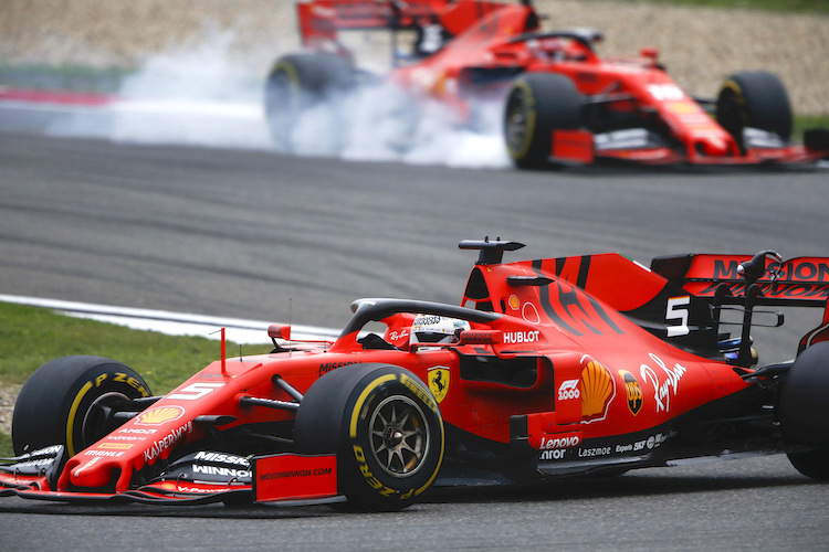 Sebastian Vettel vor Charles Leclerc