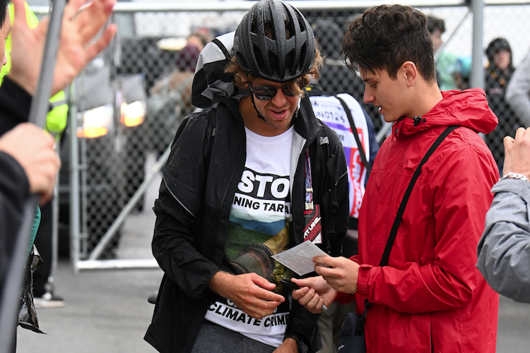 Sebastian Vettel mit seinem T-Shirt in Kanada