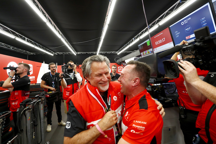 Michael Andretti feierte den Formel-E-WM-Titelgewinn mit Teamchef Roger Griffiths