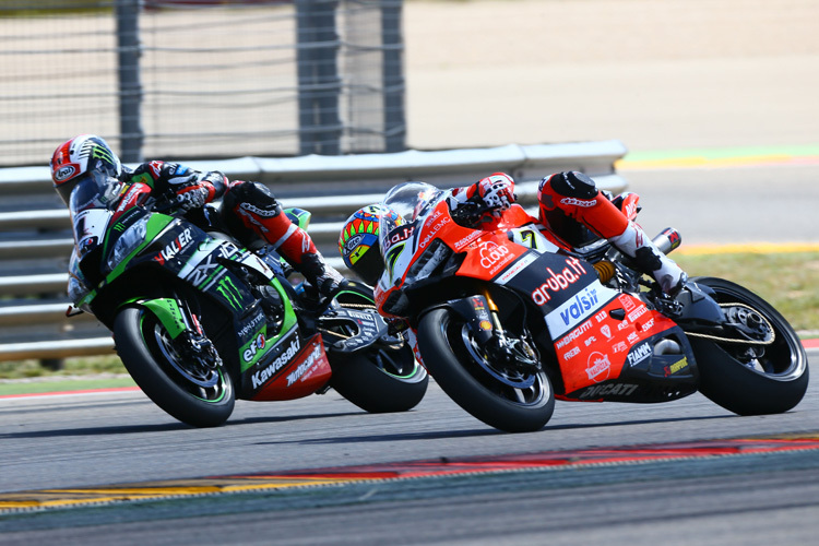 Kampf der Giganten: Jonathan Rea (li.) gegen Chaz Davies