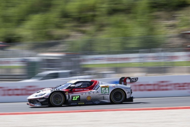 Einer der Ferrari 296 LMGT3 von Vista AF Corse