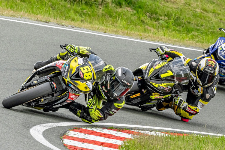 Inigo Iglesias und Oliver Svendsen in der IDM Sportbike