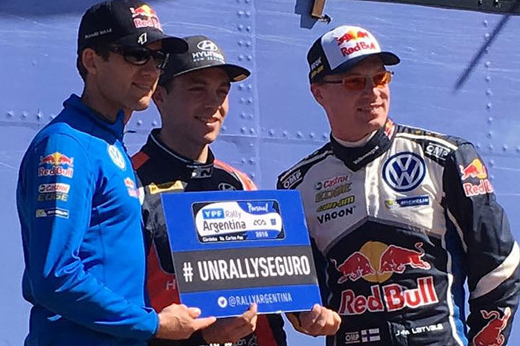 Sébastien Ogier, Hayden Paddon und Jari-Matti Latvala (von links) unterstützen die Sicherheitskampagne «Un Rally Seguro»