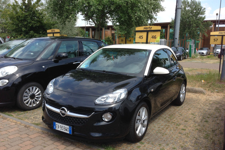 Der Opel Adam bei Hertz: Parkplatz 46