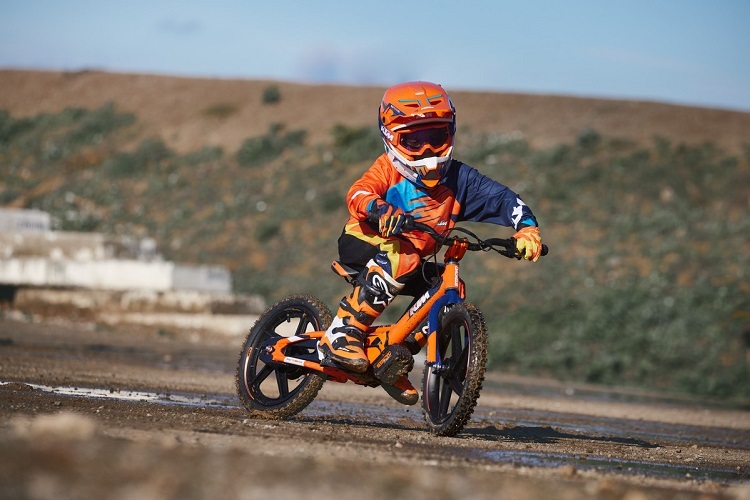 KTM eDrive: Laufrad mit Elektromotor für Kinder von drei bis acht Jahren