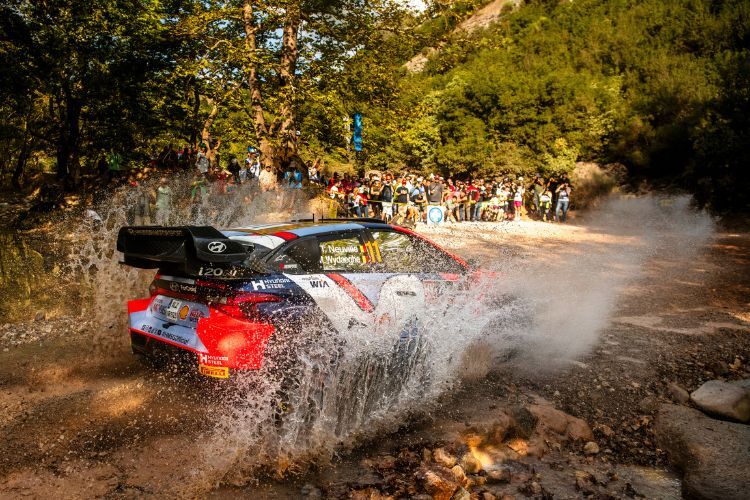 Hyundai-Pilot Neuville: Wasser marsch vor dem Triumph