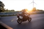 Auf dem langen Ritt in den Sonnenaufgang: Valerio Boni auf MV Agusta Turismo Veloce Lusso SCS