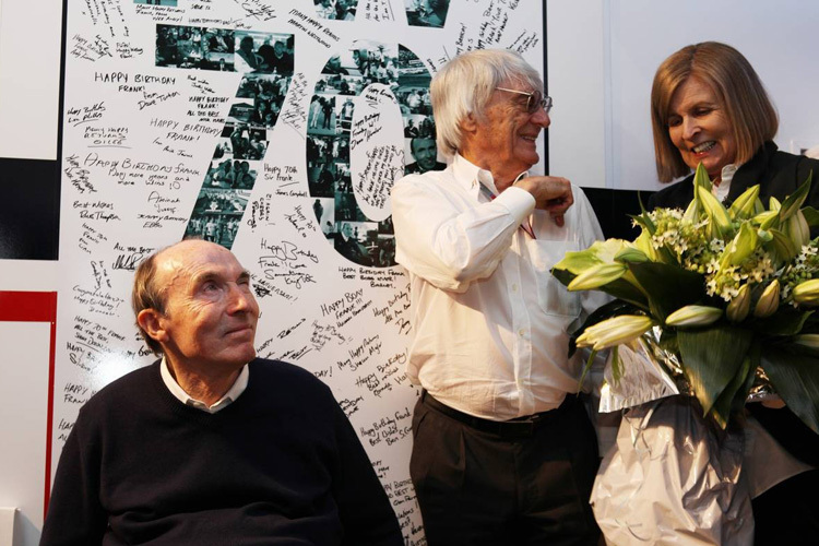 Ginny Williams 2012 beim 70. Geburtstag ihres Gattin Frank, in der Mitte Bernie Ecclestone