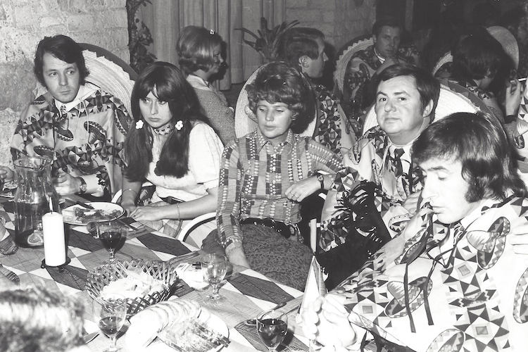 Ford Pressechef Noell 1971 neben Jackie Stewart beim Ford-Fest «Fiesta Mexicana»