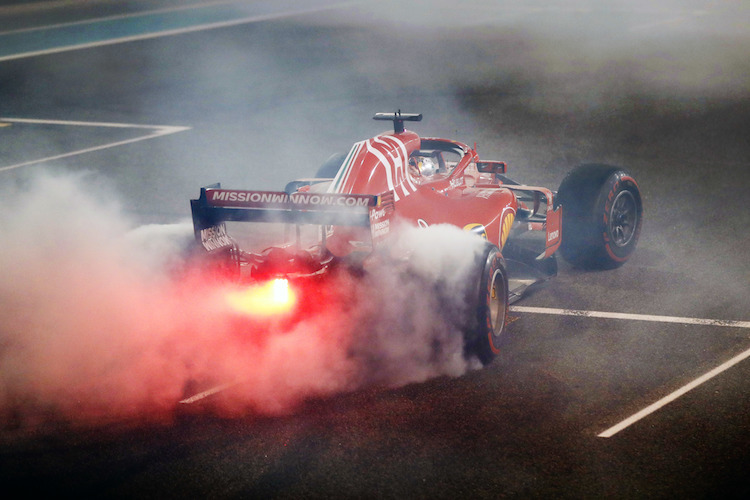 Sebastian Vettel darf sich über den bestandenen Crash-Test freuen