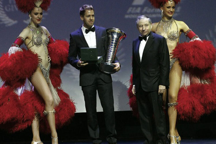 Sebastian Vettel bekam seinen vierten WM-Pokal