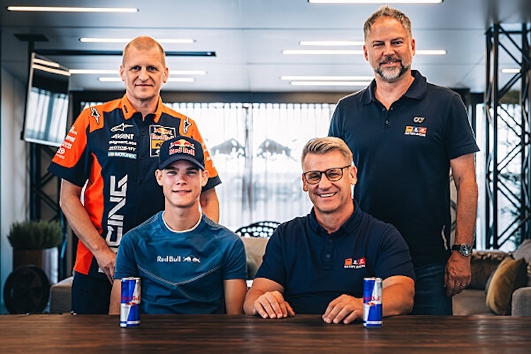 Haben einen Moto2-Deal: Collin Veijer, Pit Beirer, Aki Ajo und Jens Hainbach