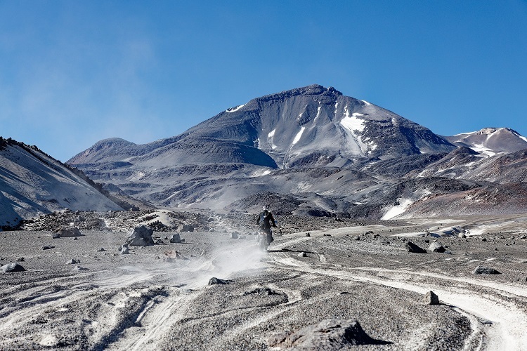 Mekka der Höhenrekord-Jäger: Mit 6891 m ist der Nevado Ojos del Salado der höchste aktive Vulkan der Welt 