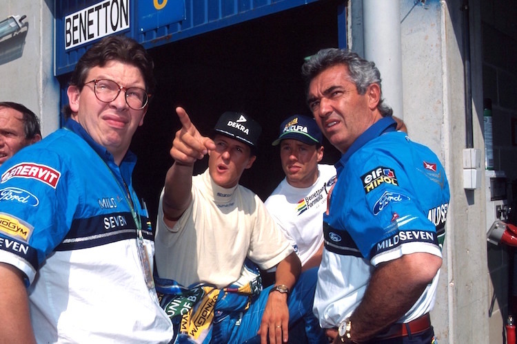 Benetton 1994: Von links Ross Brawn, Michael Schumacher, JJ Lehto und Flavio Briatore