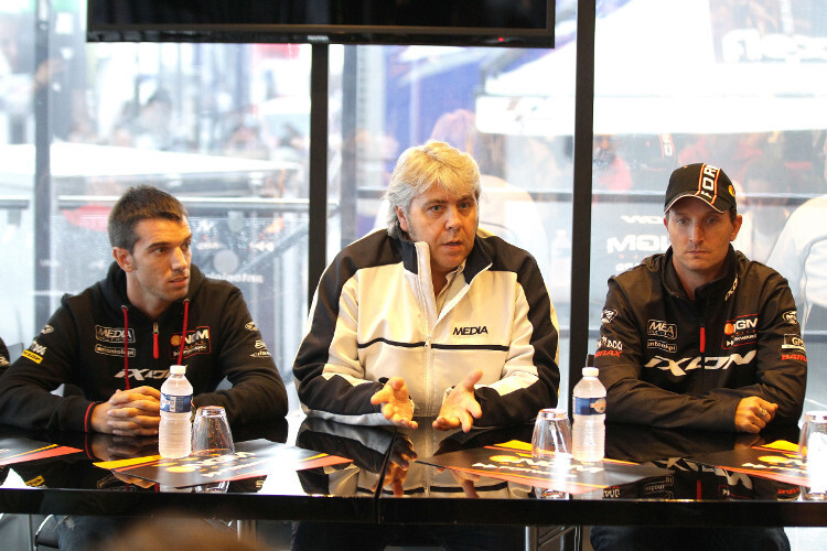 Teampräsentation 2012: De Anglis (li.) trat für Forward in der Moto2-Klasse an, Edwards (re.) in der MotoGP