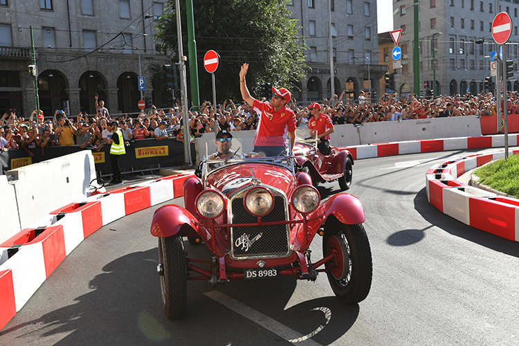 Die Ferrari-Stars beim Fan-Fest in Mailand