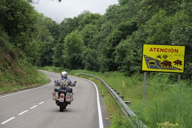 Nein, eine Reise mit einem in der Schweiz eingelösten Motorrad in die EU ist nicht gefährlich 