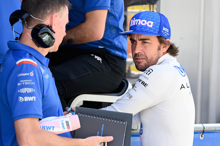 Fernando Alonso startet mit einer neuen Antriebseinheit in sein Heimrennen
