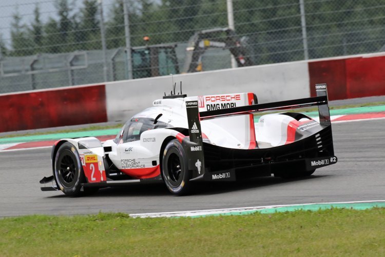 Zeigte der Konkurrenz am Nürburgring bislang die Rückleuten: Der Porsche 919 Hybrid von Timo Bernhard, Earl Bamber und Brendon Hartley