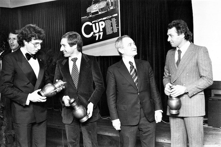 Porsche-Cupfeier 1977: Rolf Stommelen, Manfred Schurti, Porsche-Chef Prof. Ernst Fuhrmann und Jochen Mass