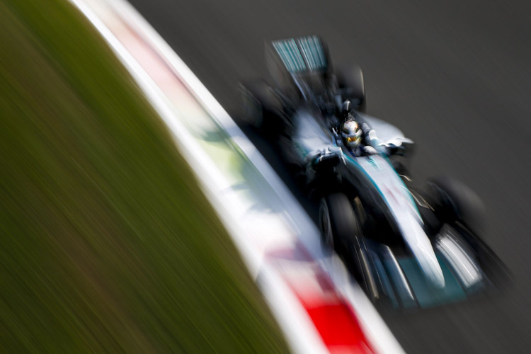 Lewis Hamilton drehte mit 1:24,670 min die schnellste Runde im ersten freien Training