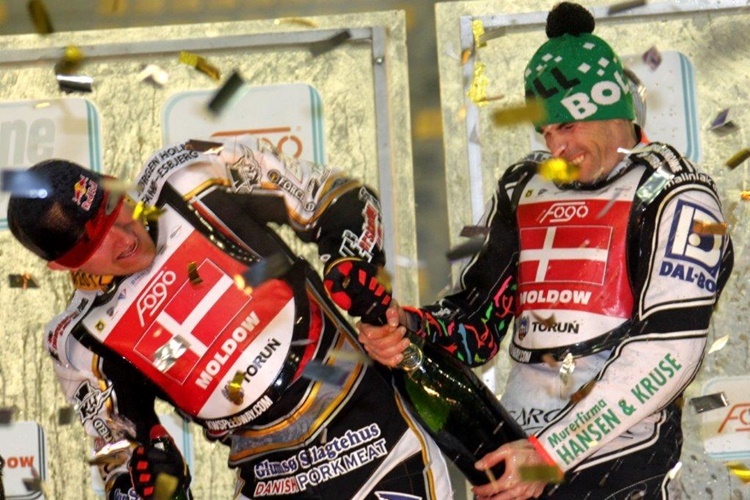 Mikkel Bech und Niels-Kristian Iversen feiern den Sieg