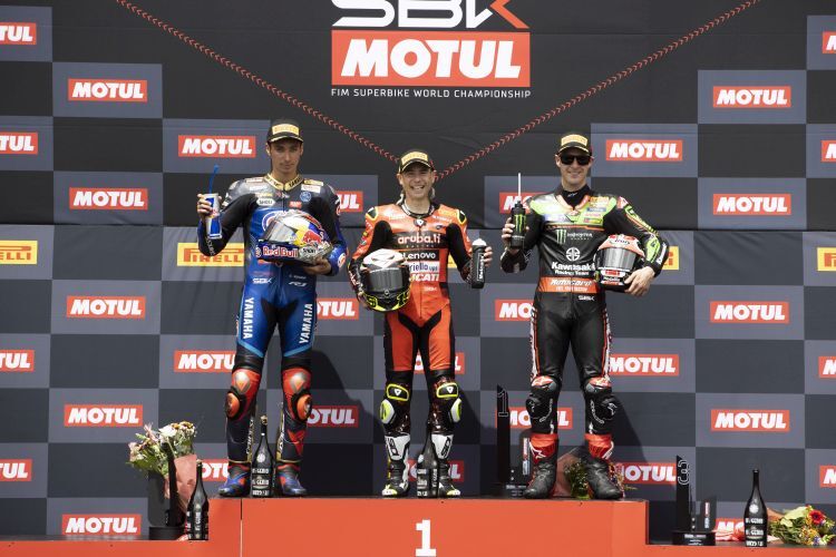 1. Rennen - Toprak Razgatlioglu, Álvaro Bautista & Jonathan Rea