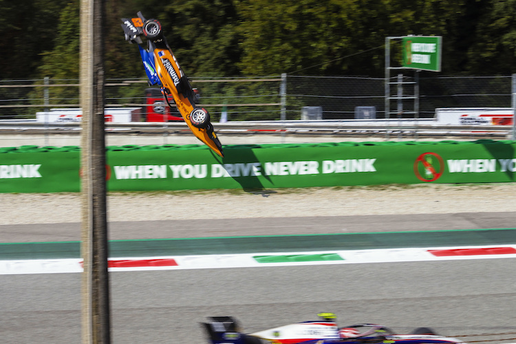 Der schlimme Unfall von Alex Peroni in Monza
