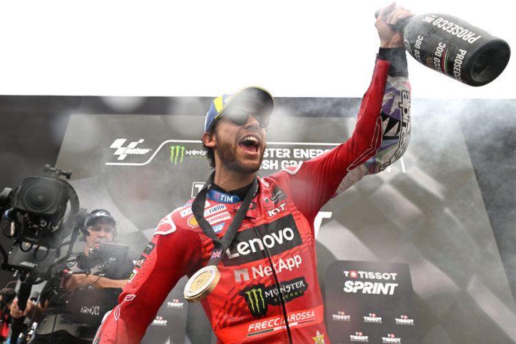 «La Bestia» feiert seinen ersten Sieg bei einem MotoGP-Sprint