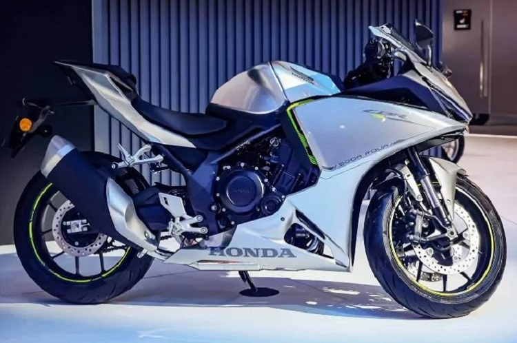 Gemässigter Supersportler: Honda CXBR500R Four