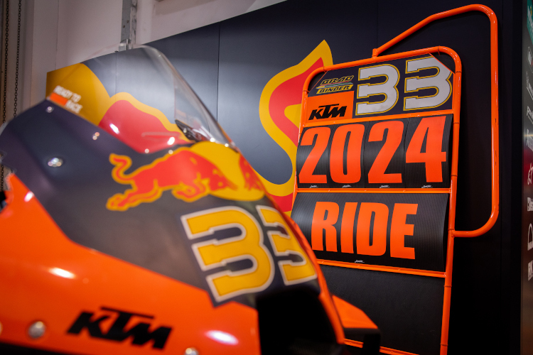 Bis 2024 wird die #33 von Brad Binder mit KTM verbunden sein