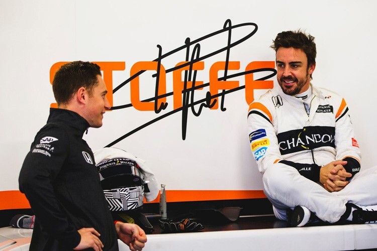 Stoffel Vandoorne mit Fernando Alonso