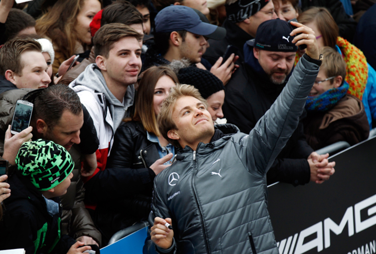 Nico Rosberg: Selfie mit den Fans