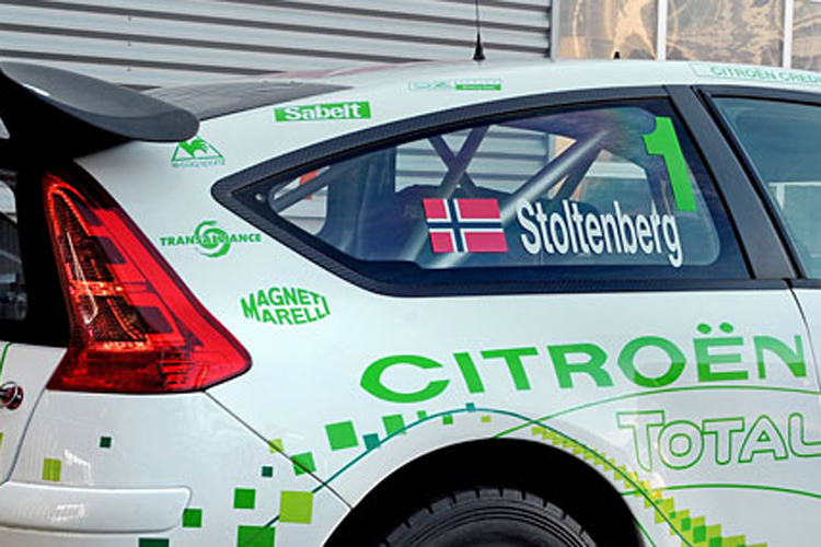 Premierminister Stoltenberg als Beifahrer im Citroën hybrid
