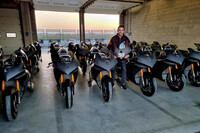 Ducati-Testfahrer Michele Pirro mit der neuen MotoE-Flotte