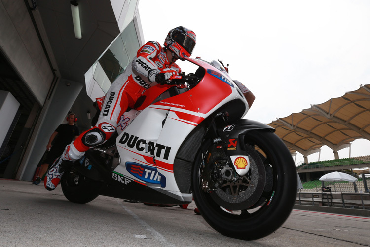 Andrea Dovizioso vor seinen ersten Runden mit der Ducati GP15