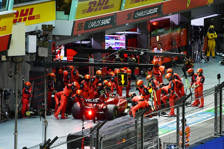 Ferrari: 1000 Boxenstopp-Übungen für den WM-Titel
